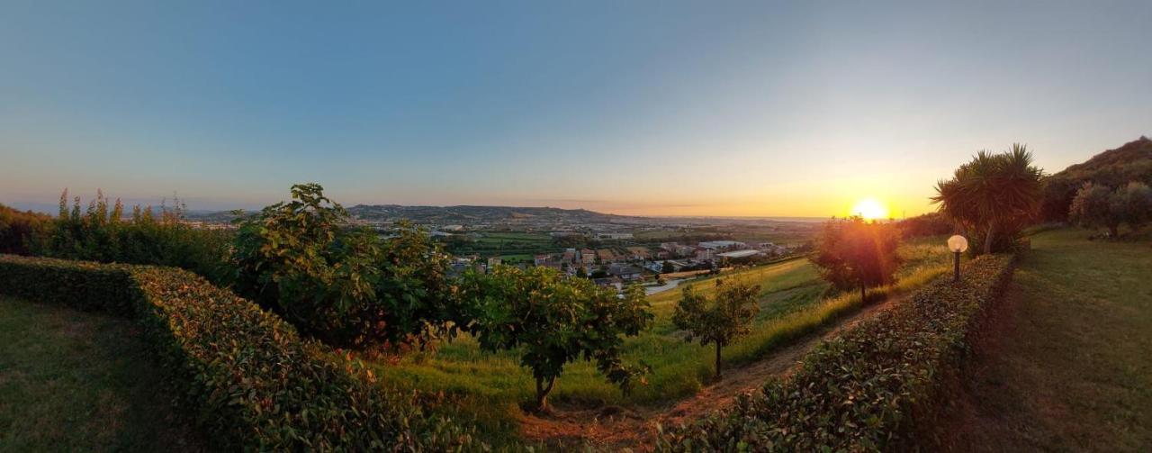 Profumo di Campagna Bed and Breakfast Colonnella Esterno foto